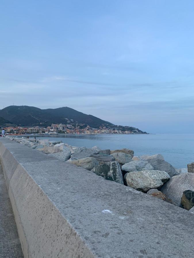 Casa Erika Fronte Mare Appartamento Varazze Esterno foto